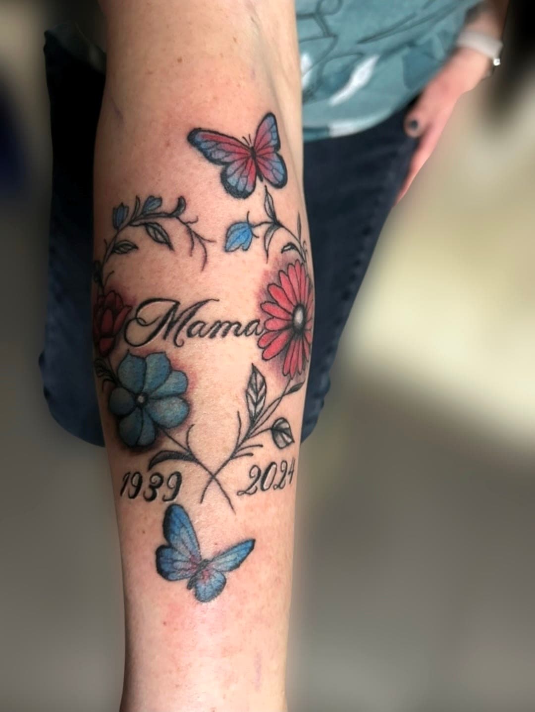 Color Blumen Namen Tattoo by Another Ink Nürnberg Tattoo Studio