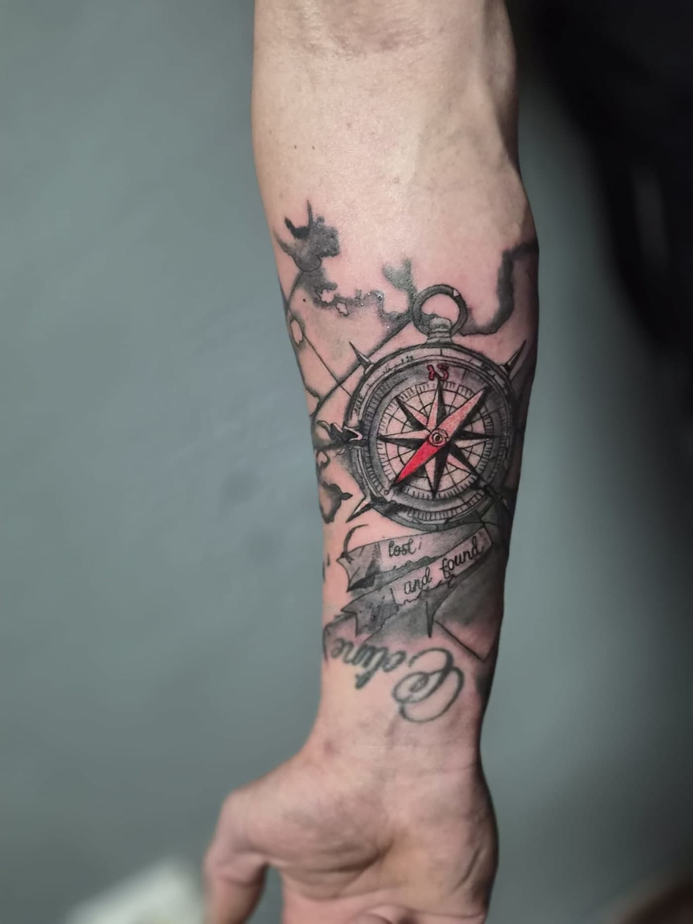 Custom Kompass Unterarm Tattoo by Another Ink Nürnberg Tattoo Studio